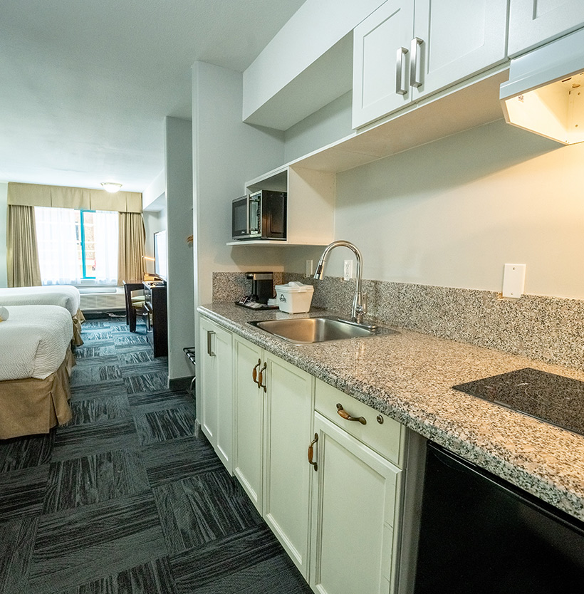 Days Inn Kamloops hotel room